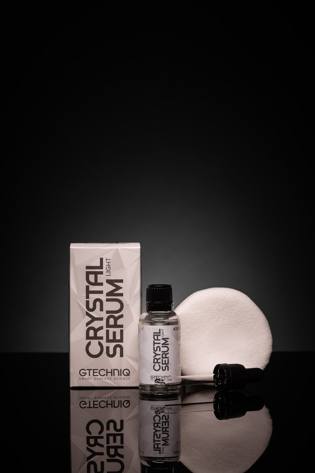Снимка на GTECHNIQ Crystal Serum Light Защитно нано керамично покритие с висока устойчивост на външни влияния и микро драскотини - 50мл