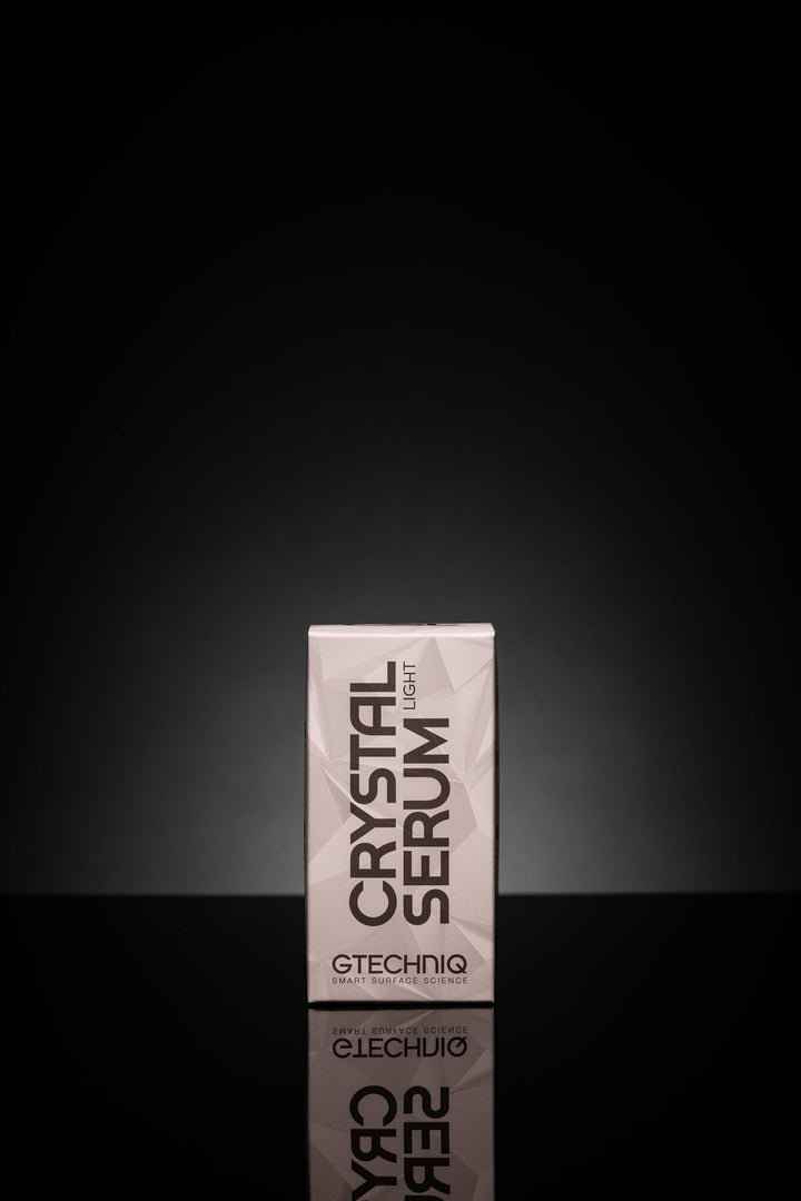 Снимка на GTECHNIQ Crystal Serum Light Защитно нано керамично покритие с висока устойчивост на външни влияния и микро драскотини 