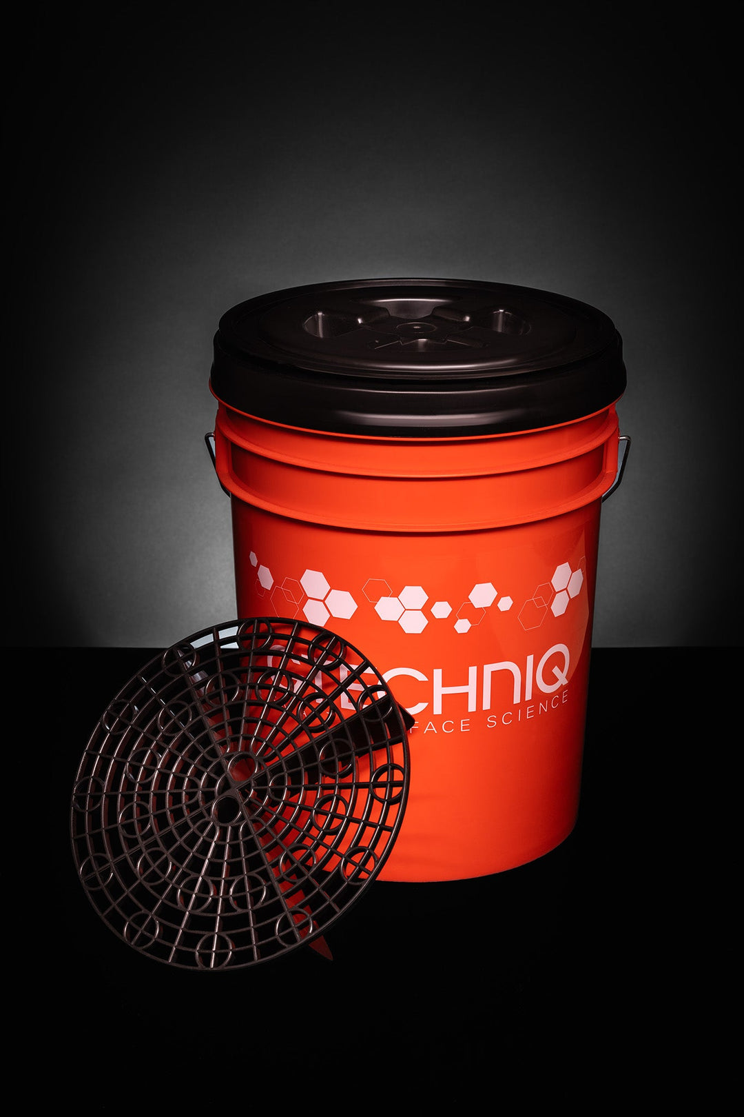 Снимка на GTECHNIQ Detailing Bucket Kit Детайлинг кофа